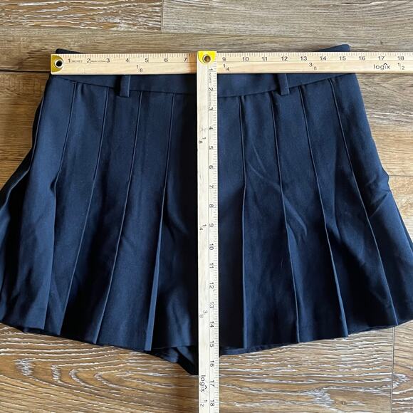 NWT Abercrombie & Fitch Navy Pleated Mini Skirt Skort Womens M Heritage Prep Y2K - Picture 7 of 7